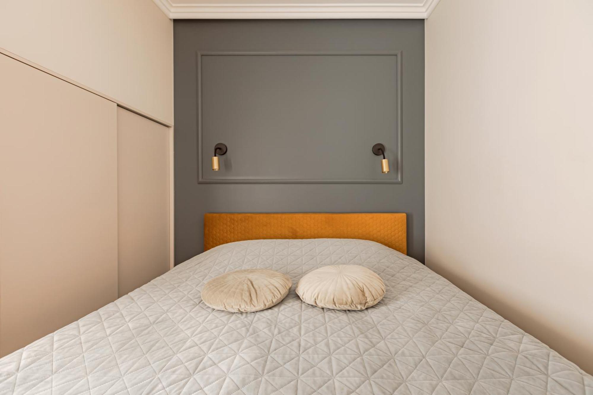 Located New Stylish In Old Town Apartment *