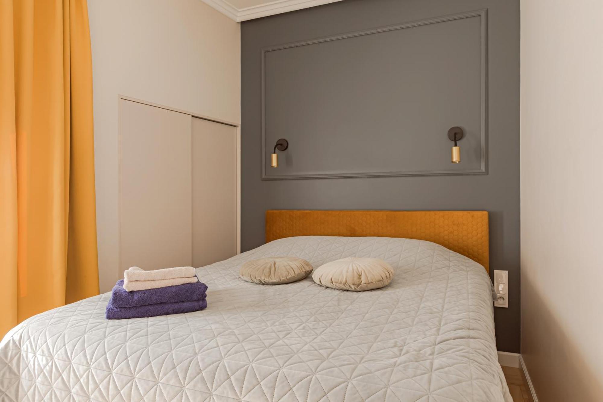 Located New Stylish In Old Town