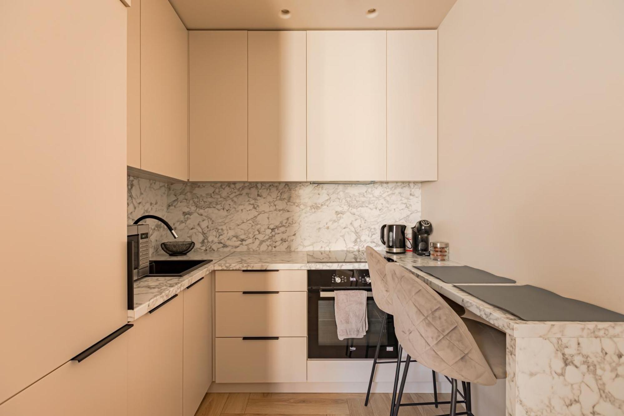Located New Stylish In Old Town